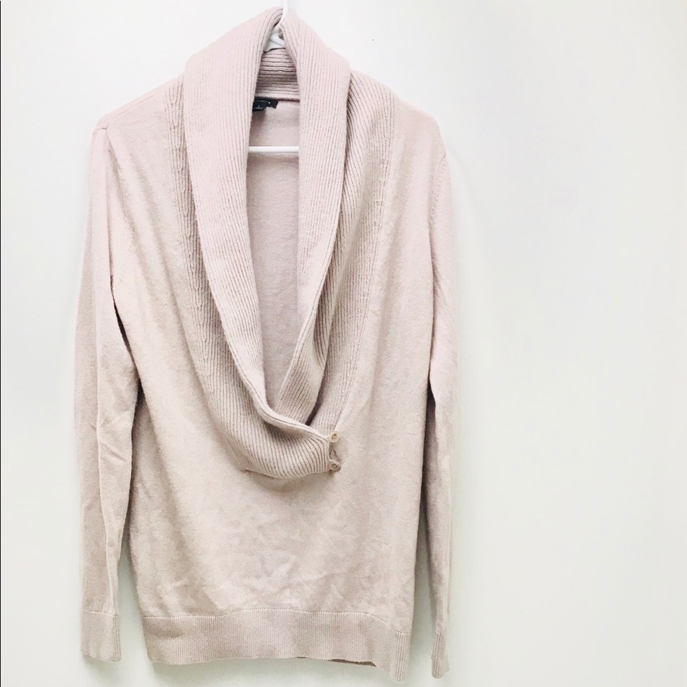 Beautiful Ann Taylor sweater. Perfect condition